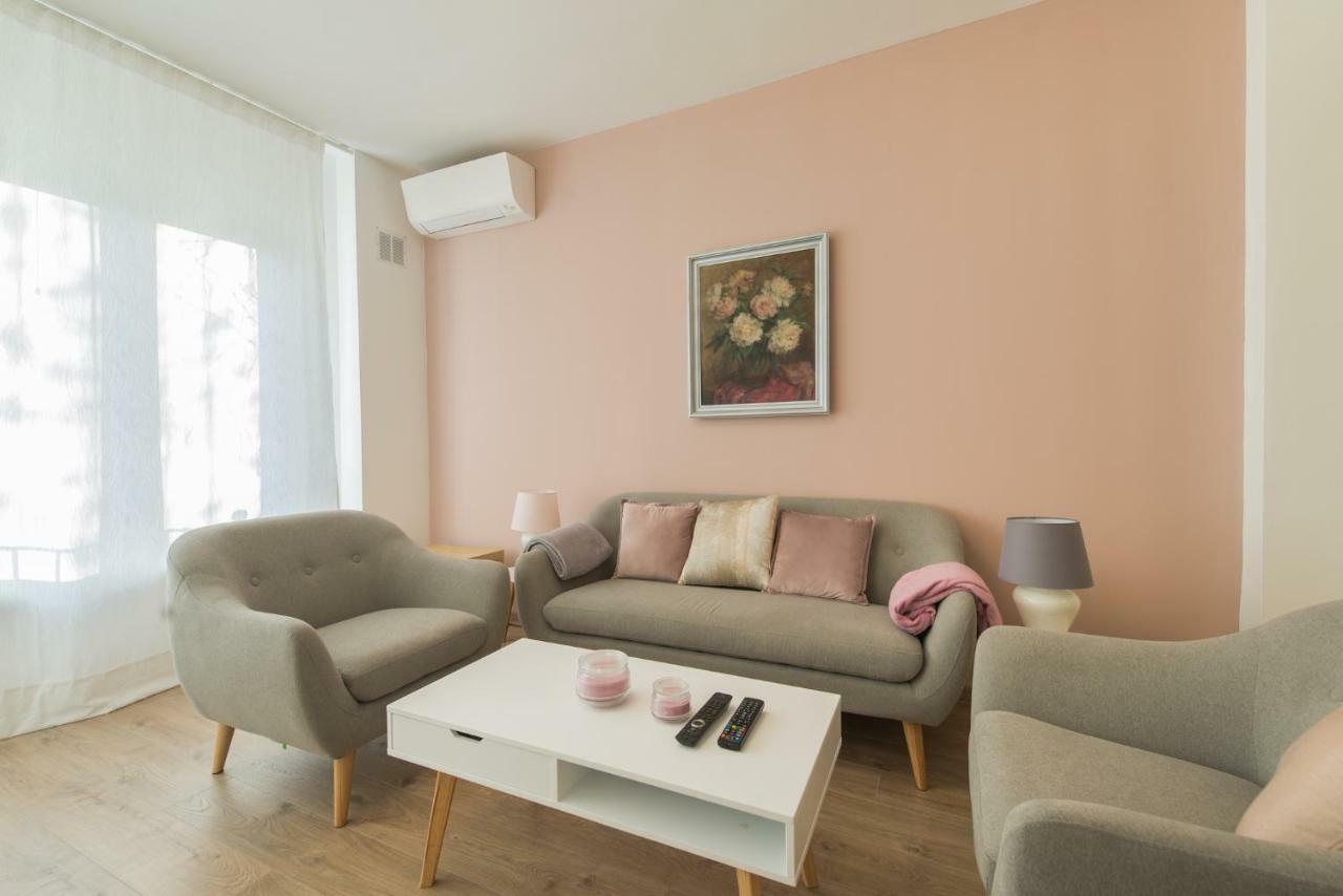 Chic And Spacious Apartment In Central Sofia - Patriarh Evtimiy By Flat Mаnager ภายนอก รูปภาพ