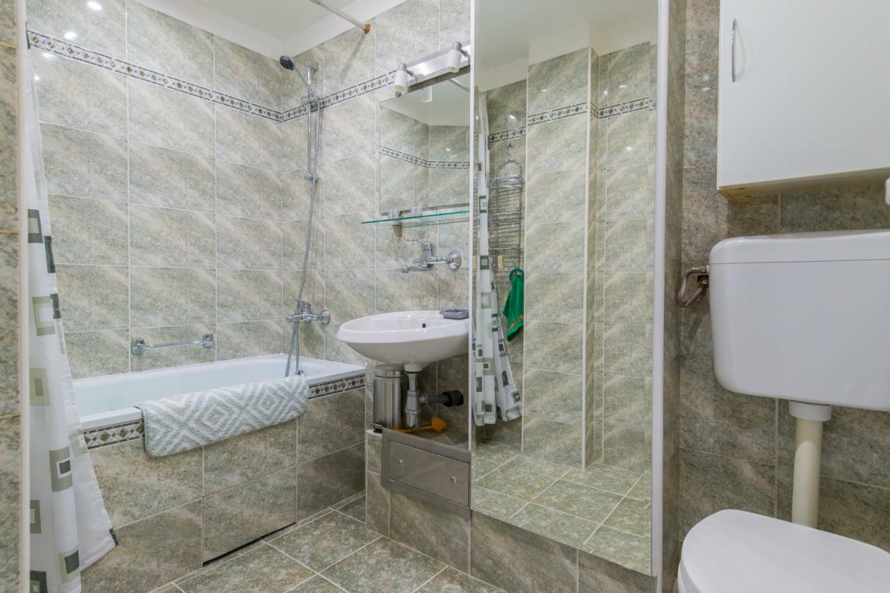 Chic And Spacious Apartment In Central Sofia - Patriarh Evtimiy By Flat Mаnager ภายนอก รูปภาพ