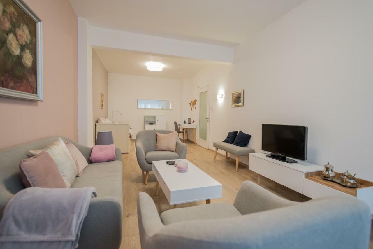 Chic And Spacious Apartment In Central Sofia - Patriarh Evtimiy By Flat Mаnager ภายนอก รูปภาพ
