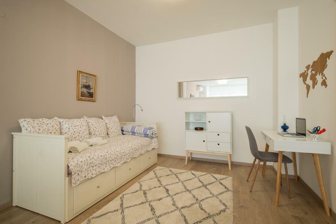 Chic And Spacious Apartment In Central Sofia - Patriarh Evtimiy By Flat Mаnager ภายนอก รูปภาพ